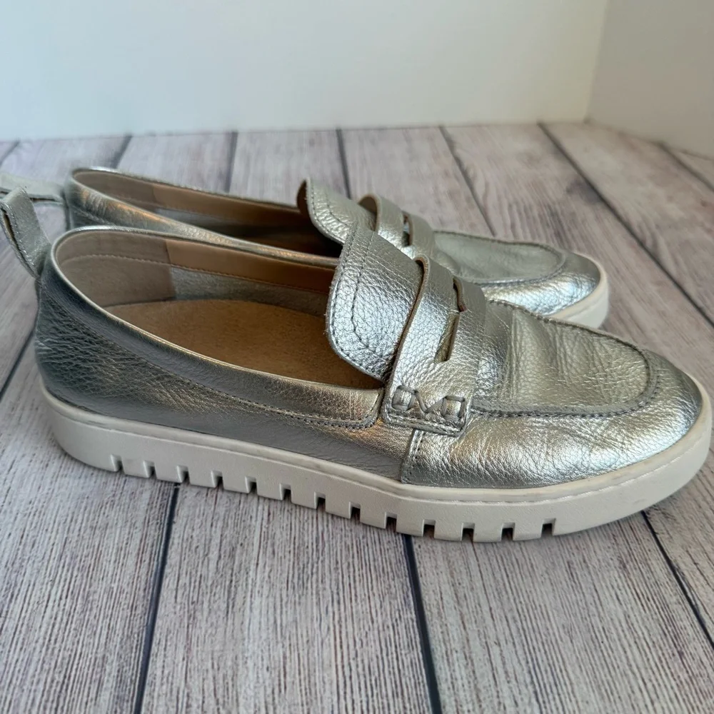 VIONIC Uptown Silver Metallic Loafers Shoes 8.5